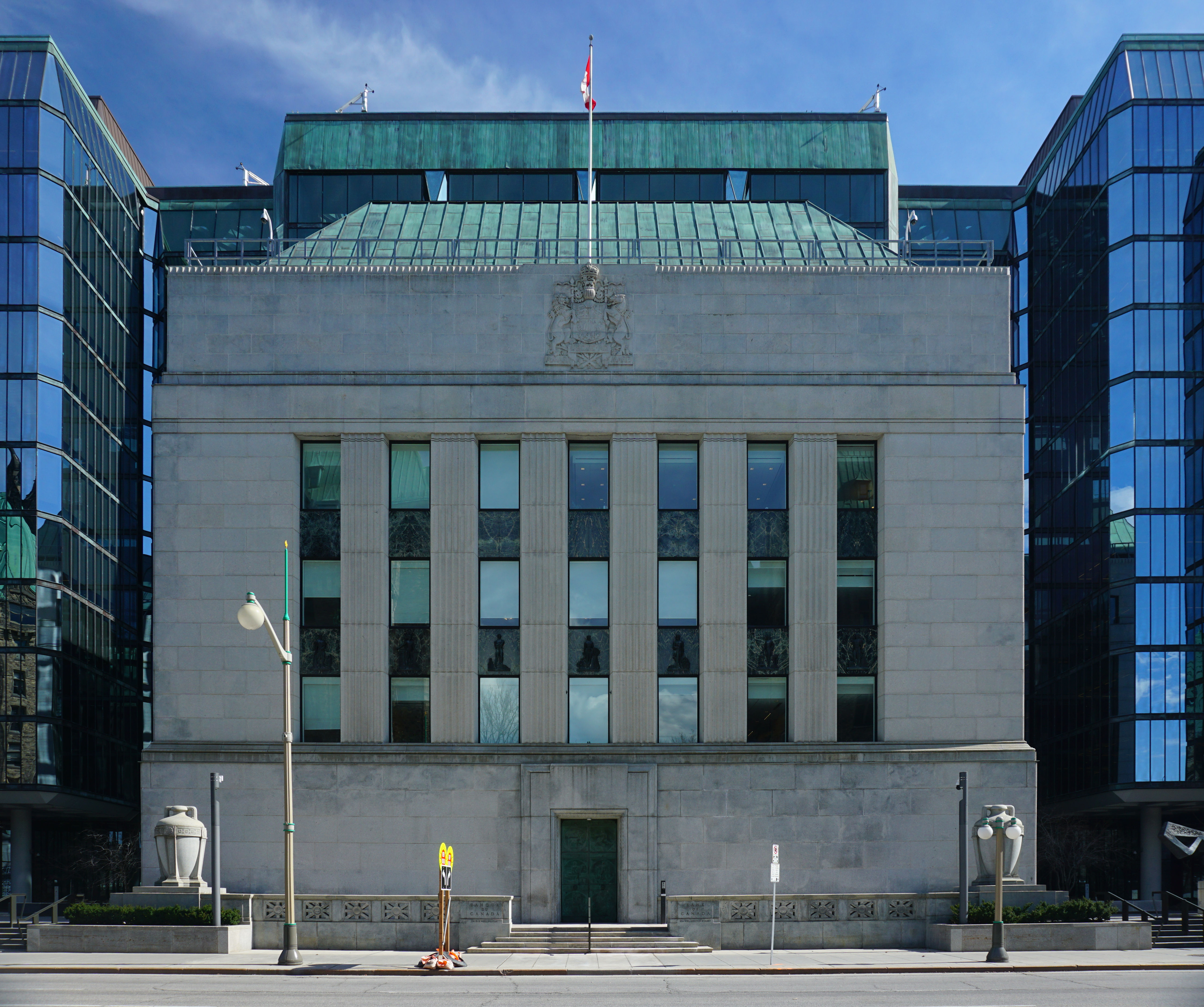Canada Sheds 41,700 Jobs in August as Bank of Canada Signals It Could Raise Rates